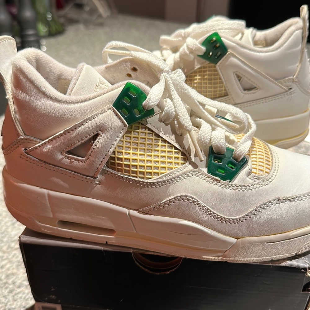 Air Jordan 4